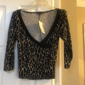 Women’s low cut top